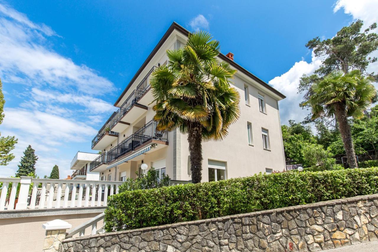 Apartments & Rooms Milcetic D Malinska Esterno foto